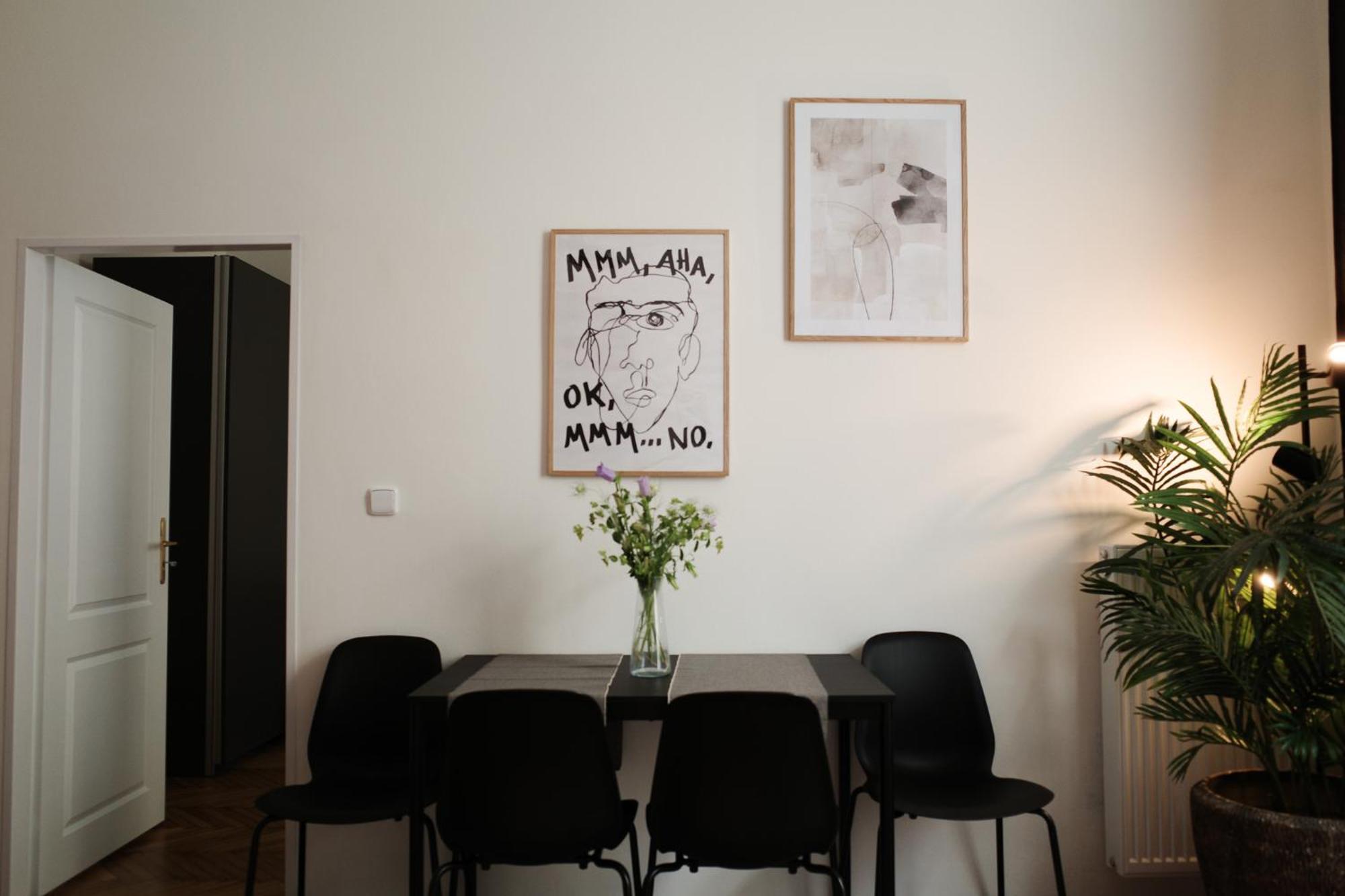 Apartment Dusni Superior Praha Bagian luar foto