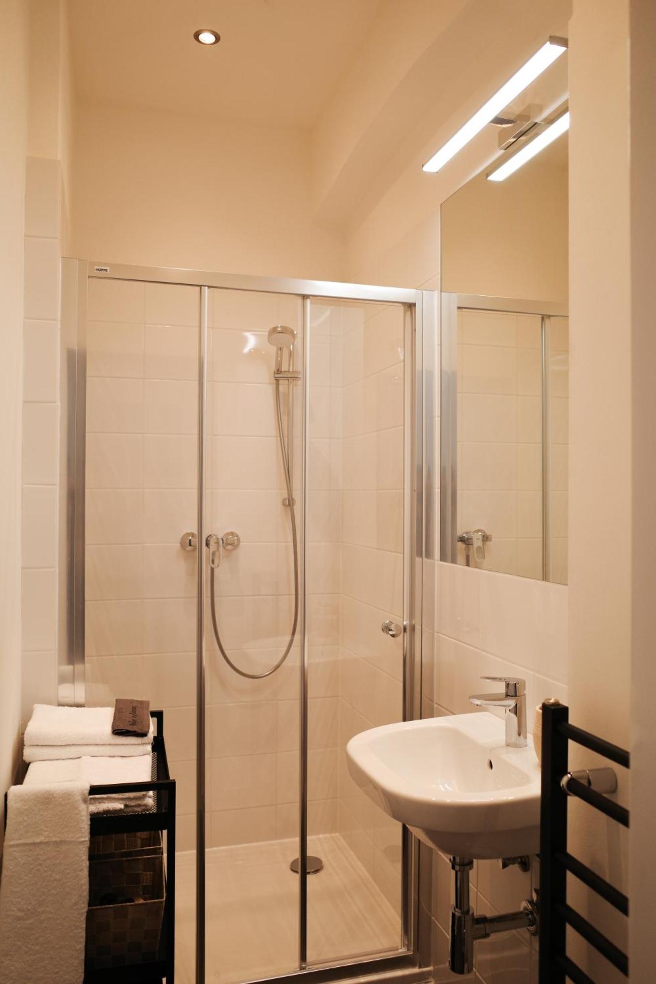Apartment Dusni Superior Praha Bagian luar foto