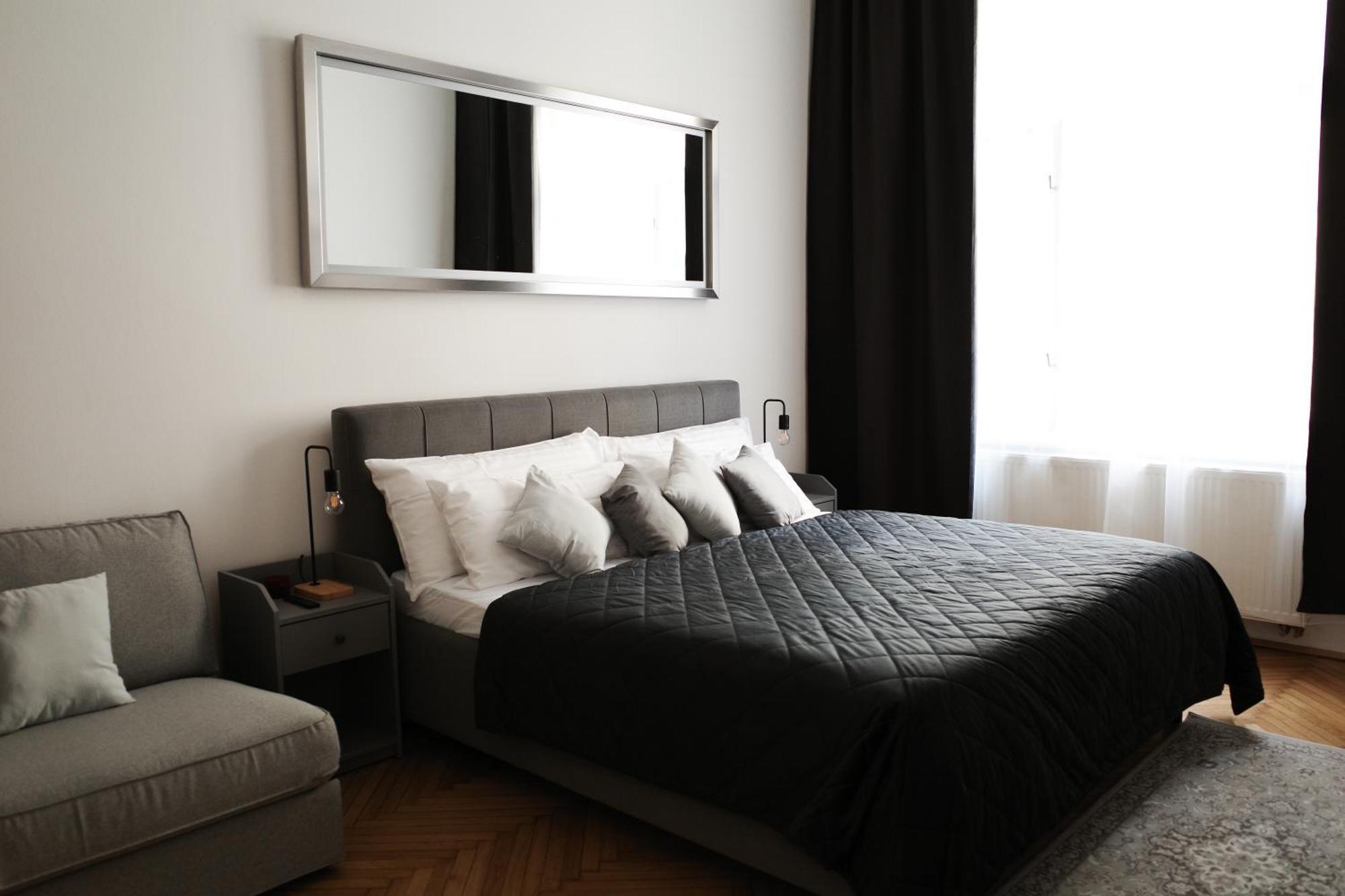 Apartment Dusni Superior Praha Bagian luar foto
