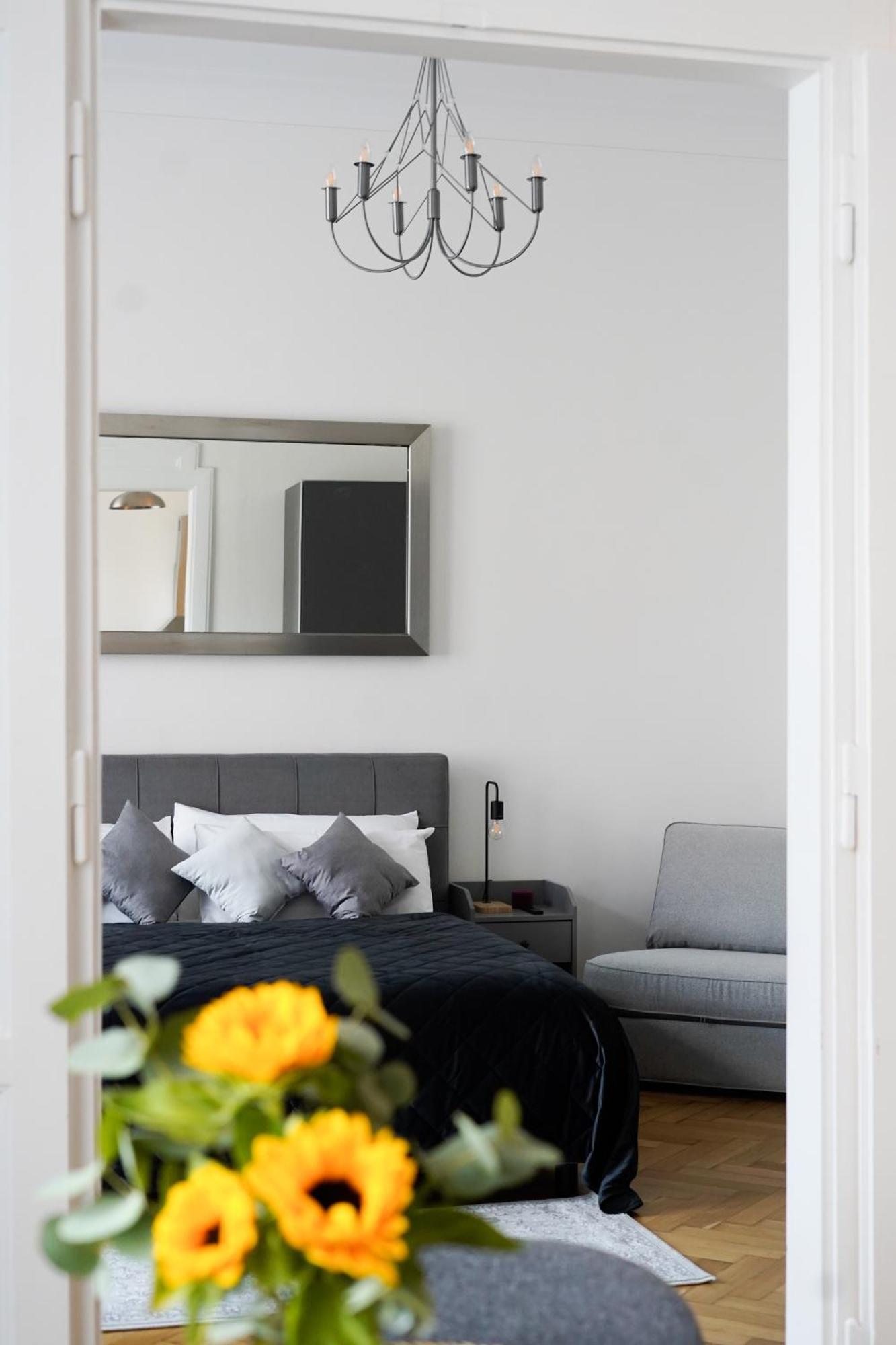 Apartment Dusni Superior Praha Bagian luar foto