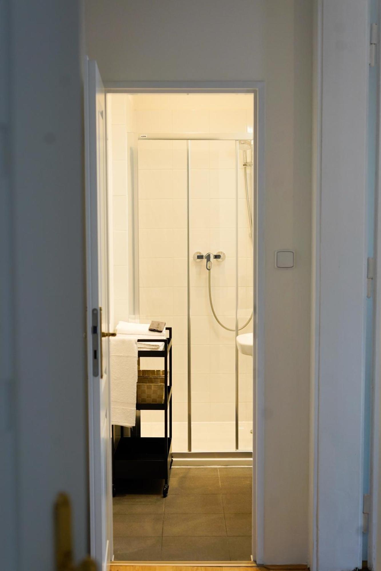 Apartment Dusni Superior Praha Bagian luar foto